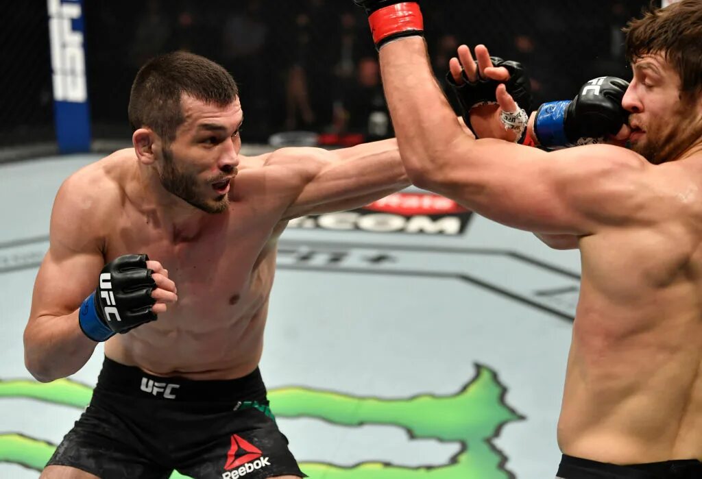 280 ufc махмуд муродов. Мурод хантураев авария. Махмуда мурадова. Последний бой муродов. Мурад хантураев узбекский боец.