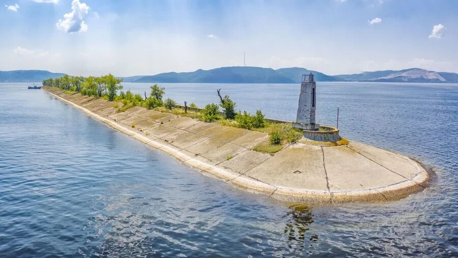 Где находить тольятти. Волнолом Маяк Тольятти. Маяк в Царевщине Самара. Маяк на Волге в Царевщине Волжский Самарская. Маяк в Тольятти на волнорезе.