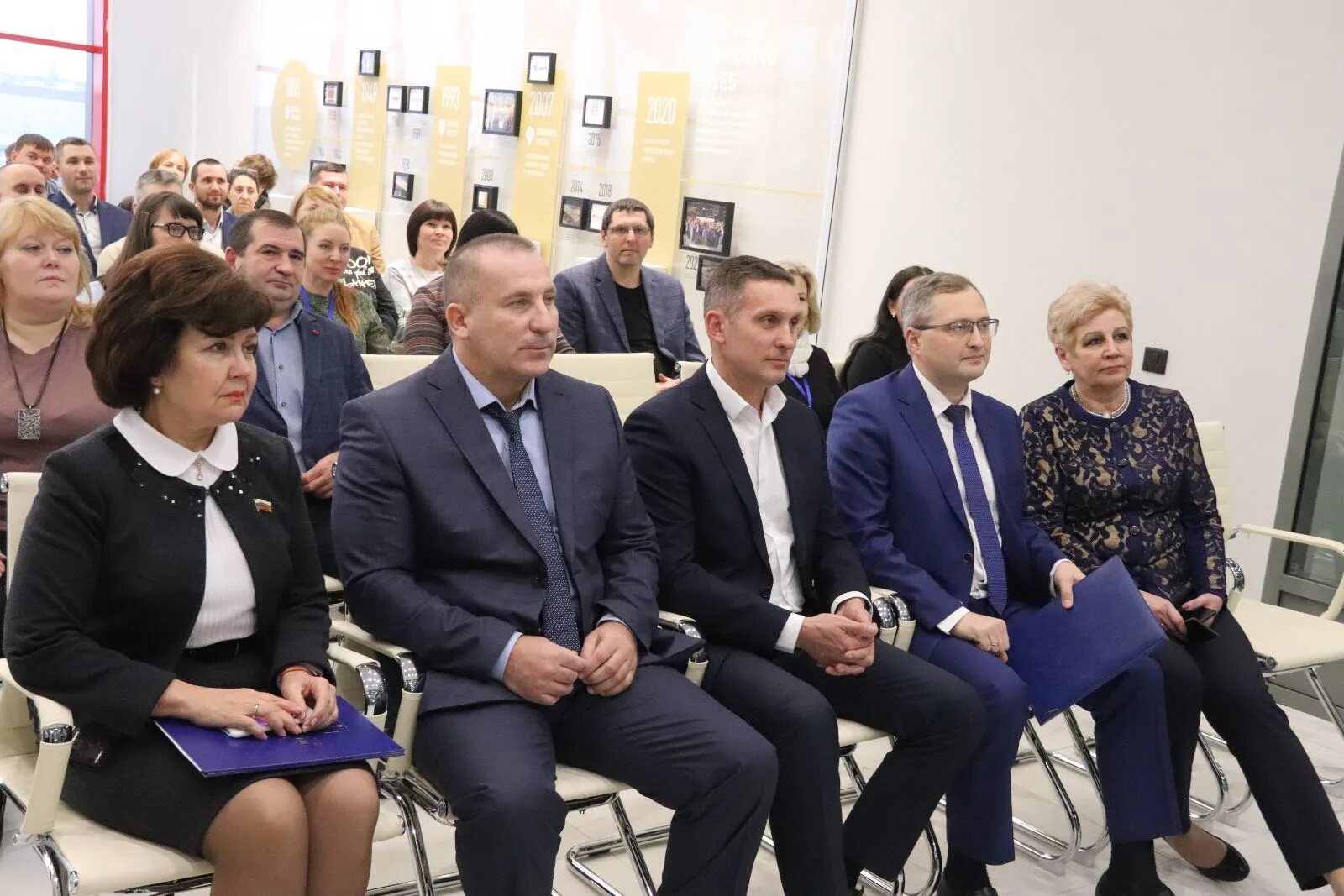 Минкультуры тувы отчиталось о проектах в сфере туризма. Подобед владимир николаевич. Андрей семенов глава промышленного района. Председатель промышленного. Шахрова ольга александровна судья.