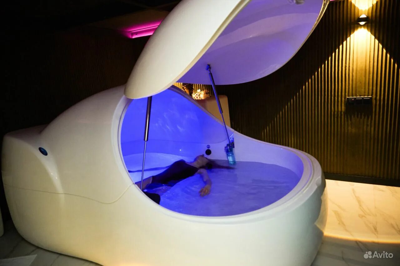 Флоат камера pathfinder. Флоат камера. Флоатинг камера сенсорной депривации. Флоат камера. Камера сенсорной депривации.