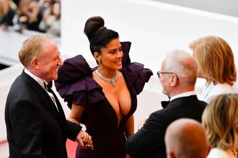 Salma_Hayek_at_Cannes_5.jpg.