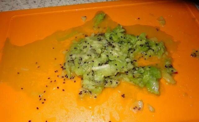 Шашлык из киви. Мариновка киви. Маринад для шашлыка с киви. Говядина с киви. Маринованные киви.