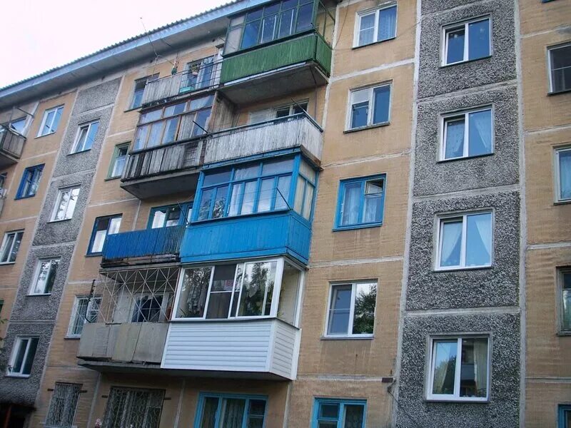 План панельного дома. Планировка подъезда жилого дома. Дом 6 подъездов 9 этажей. Дом 6 подъездов 9 этажей. Многоквартирный жилой дом план.