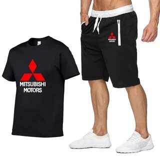 Спортивные футболки и шорты