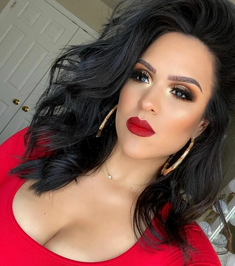 Glowing Makeup Look with Benefit Cosmetics and Anastasia Beverly Hills