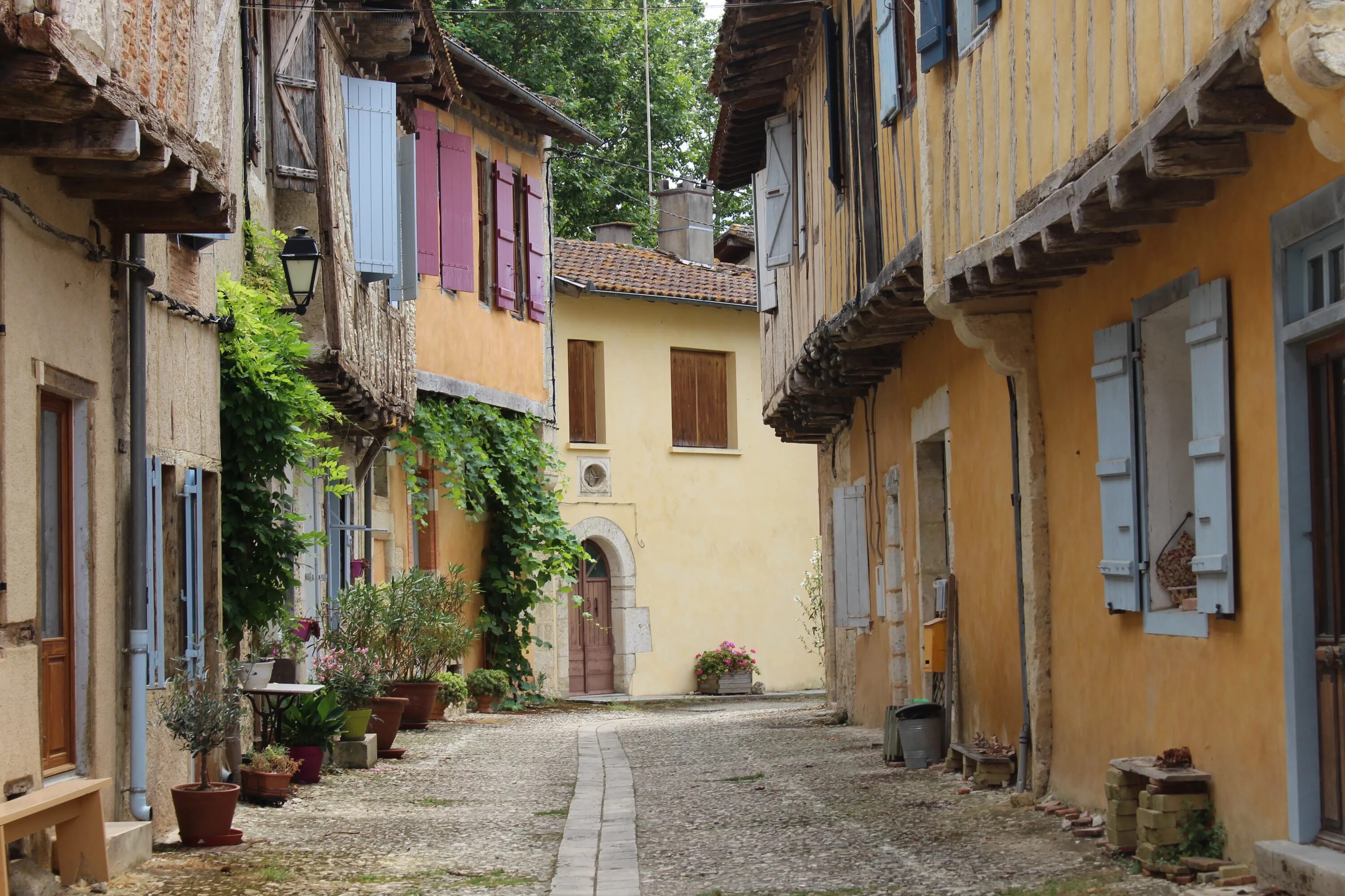 This old town. Франция Эль Виладж улица. Старые улочки. Улицы Франции. Живописная улица.