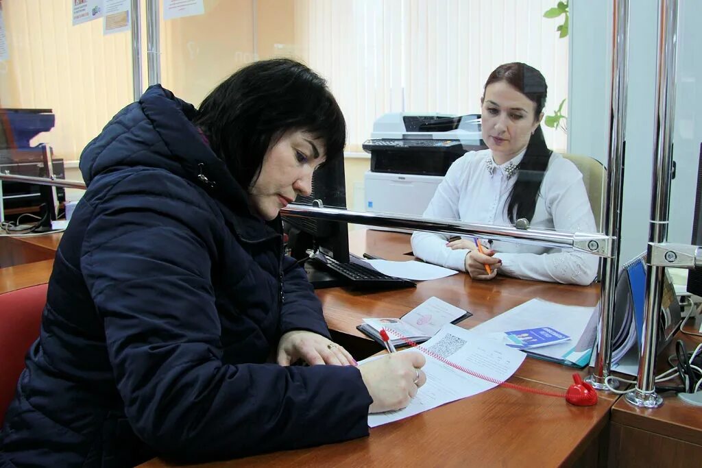 Полиция курганинск. Работа курганинск центр занятости. Курганинский аграрно-технологический техникум. Требуется швея в цех. Курганинск вещи к школе.
