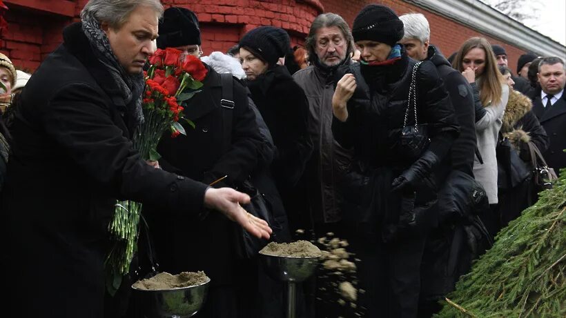 Почему беременным нельзя ходить на похороны. Почему беременным нельзя ходить на похороны