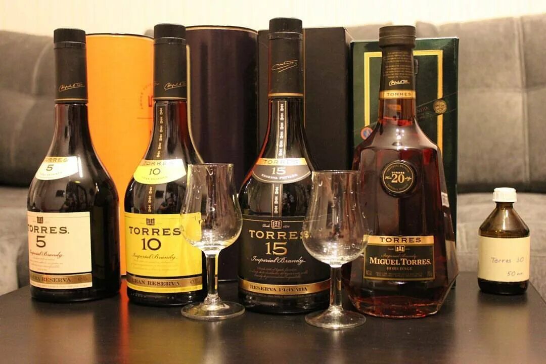 Бренди мартиньяк. Саурианский бренди. Имбирный бренди. Spicy коньяк. Hennessy v.