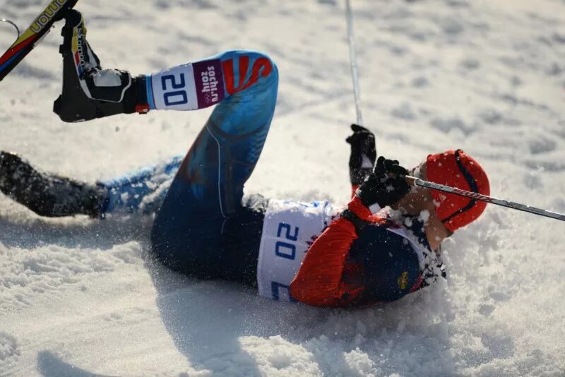 Лыжники упали. Травмы в лыжном спорте.