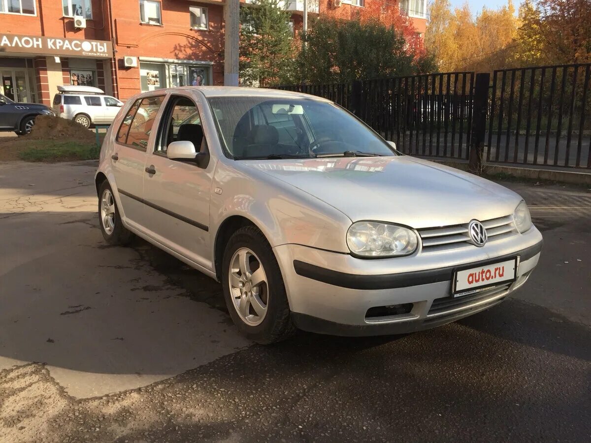 Купить фольксваген 1999. Фольксваген гольф 4 1999. Volkswagen Golf 1999 года. Фольксваген 1999 года. Гольф 4 1.4 1999 года.