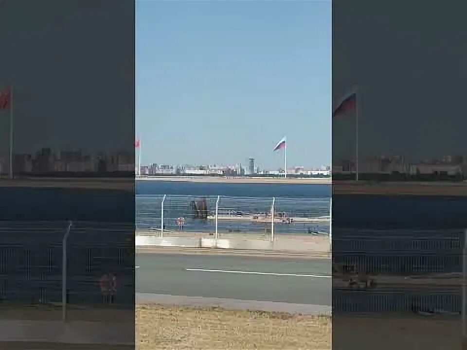 Три флага в петербурге. Флагштоки в парке 300 летия спб. самый высокий флагшток в спб. в питере повесили флаги. три флага в санкт-петербурге.