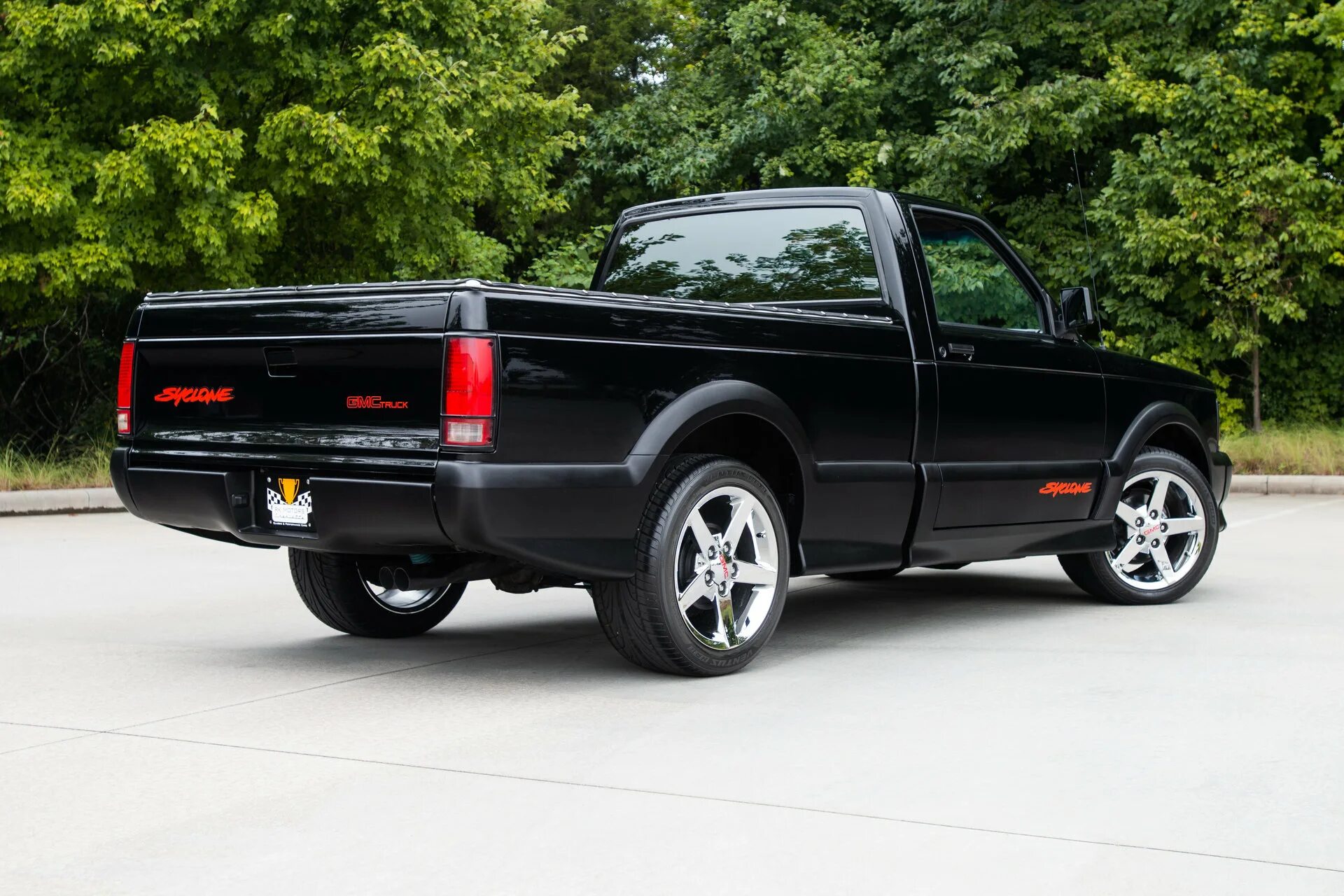 Пикап санкт петербург. Пикап GMC Syclone. GMC Syclone 1991. GMC пикап 1991. GMC пикап двухдверный.