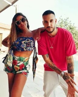 Anitta com look grifado ao lado do rapper Fred De Palma (Foto: Reprodução) ...