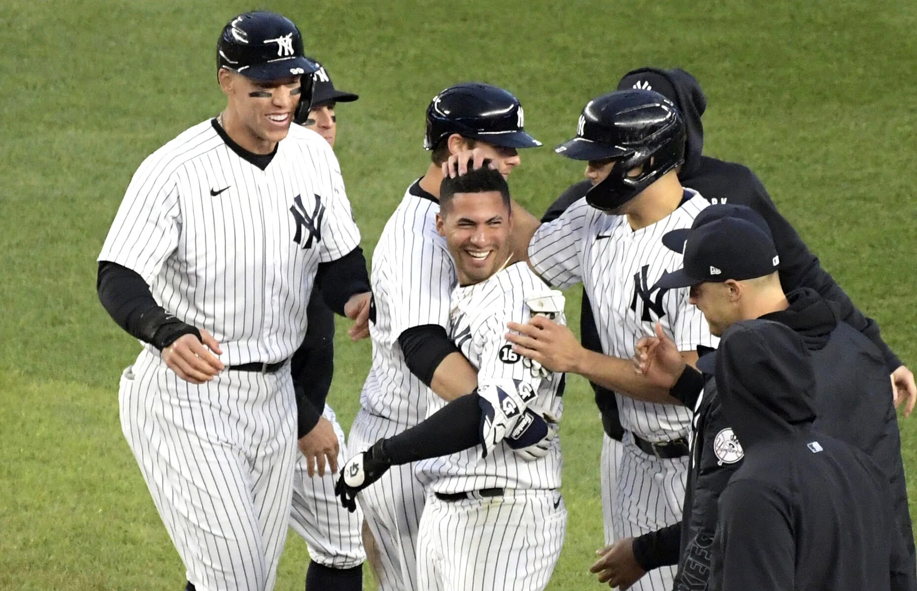 Японские янки. New york yankees. Делали янки. Янки картинки. Почему янки так называются.