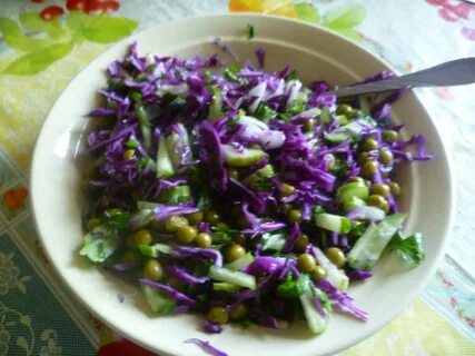 Салат из краснокочанной капусты свежей с майонезом