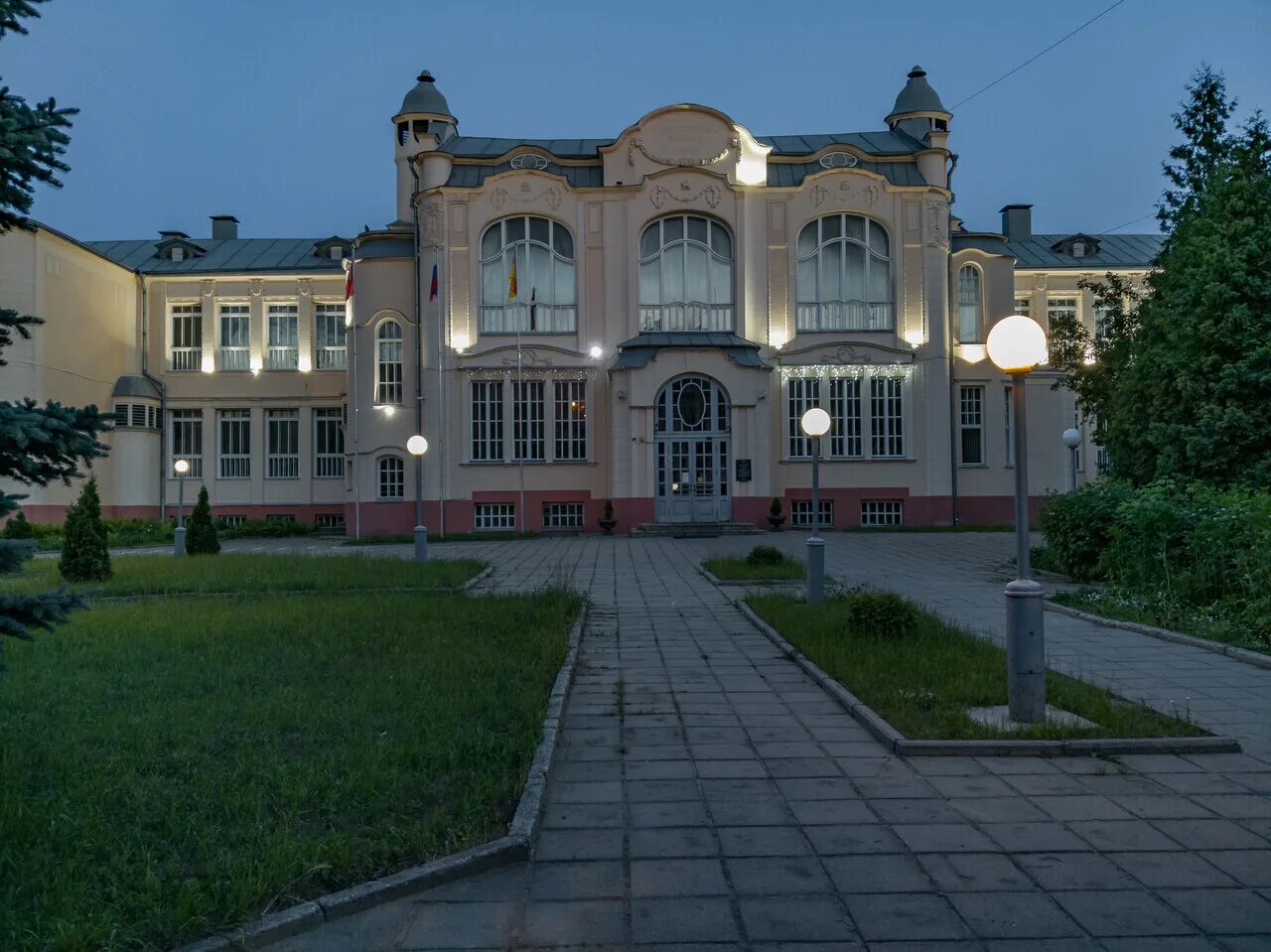 Школа им короленко ногинск. 98 островского г. Улицы им короленко. Старый барнаул улица короленко, 69. Улицы им короленко.