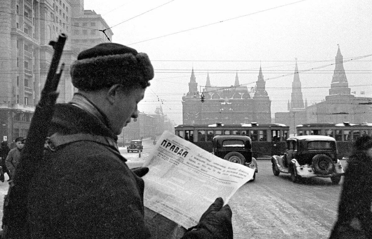 Москва летом 1941. Манежная площадь 1941. Москва октябрь 1941. Москва 1941. Москва в октябре 1941 года.