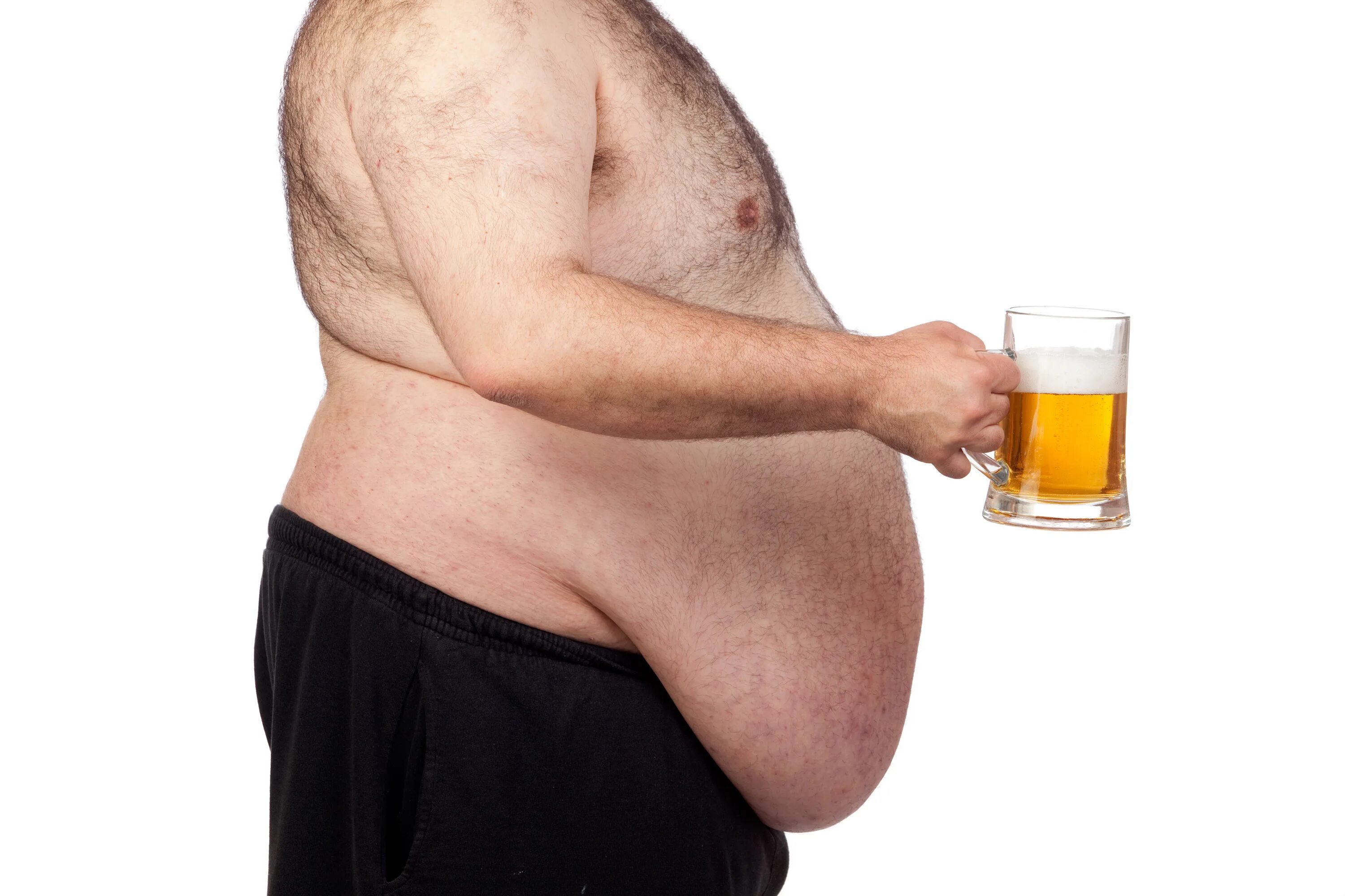 Мужчина пьет гормоны. Пивное ожирение у мужчин.