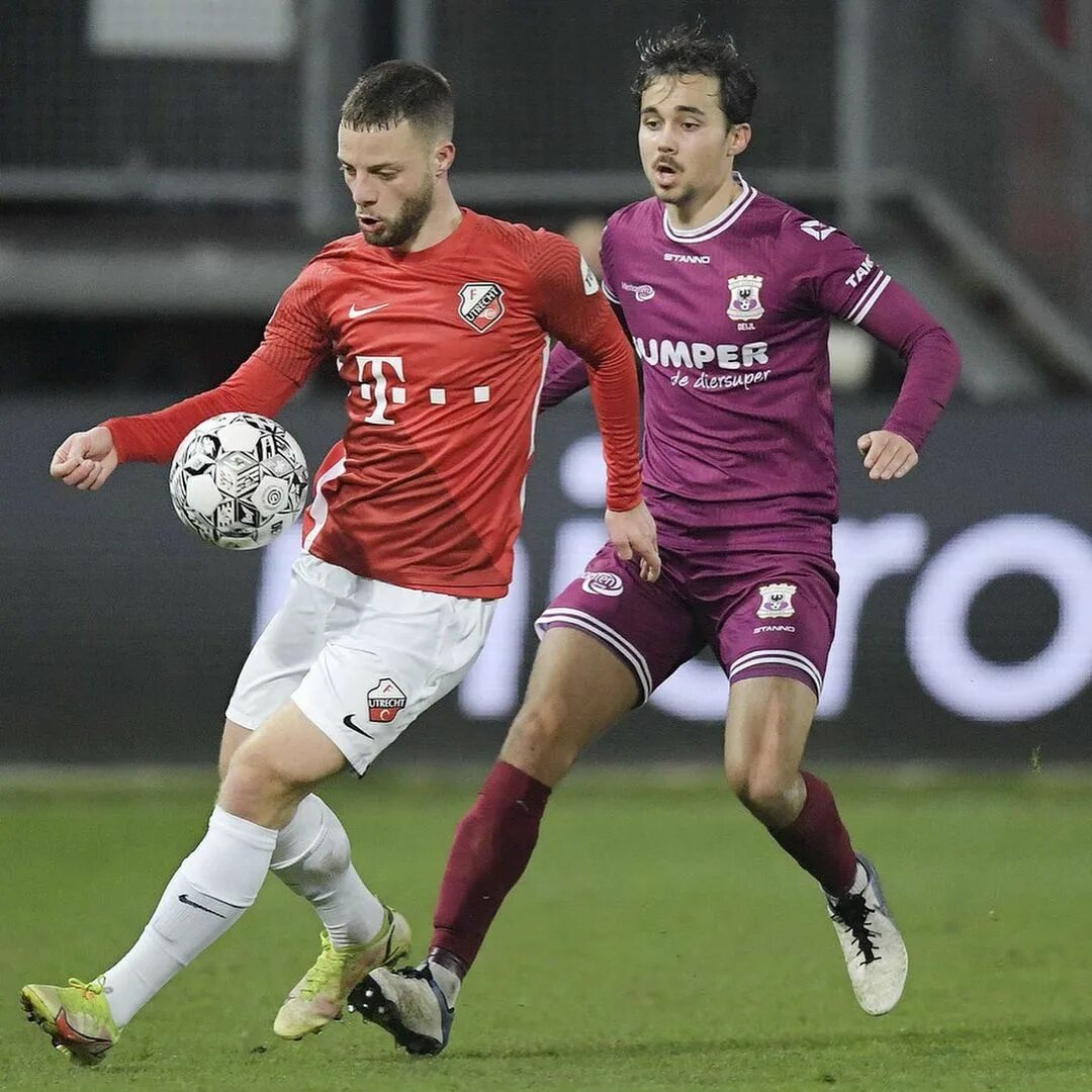 утрехт мол. утрехт фк. утрехт (футбольный клуб). утрехт мол. утрехт мол.