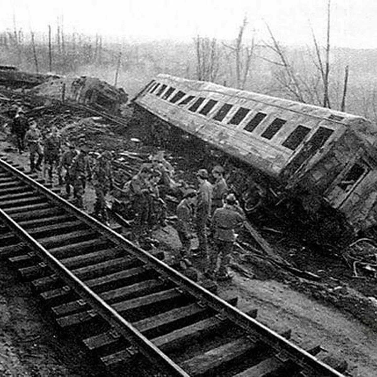 10 июня 1989. Новосибирск-адлер катастрофа 1989. 10 июня 1989. Улу теляк железнодорожная катастрофа. 10 июня 1989.