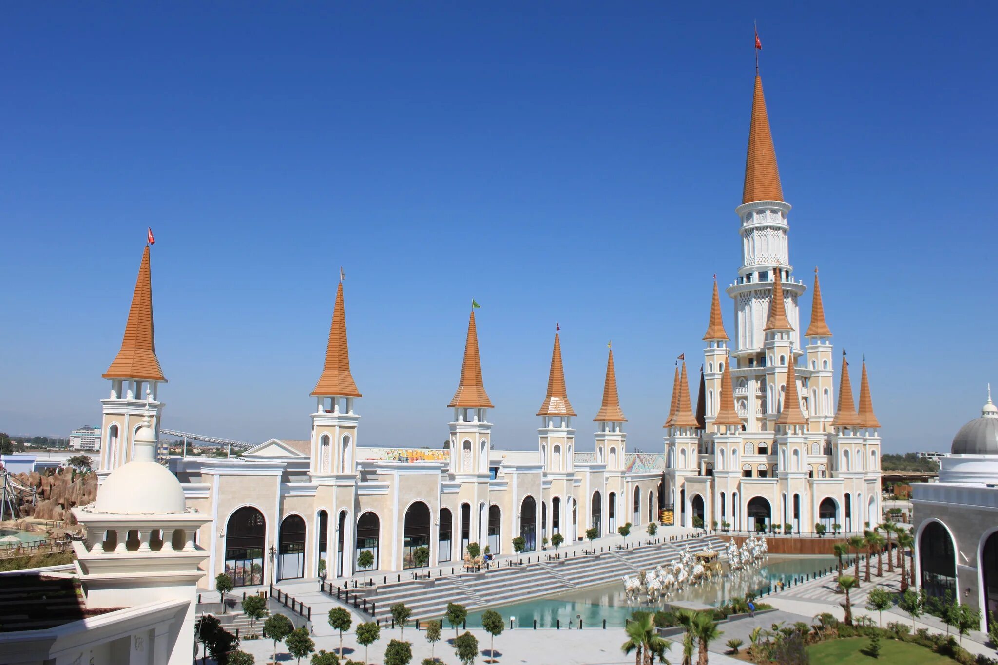 Парк легенд отель. Ленд Легендс Турция. The Land of Legends Турция отель. Legends Park Турция Белек. The Land of Legends Kingdom Hotel 5 Турция Белек.