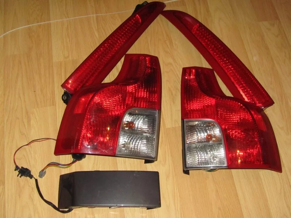 Задний фонарь вольво хс90 2014г. Задний фонарь хс90. Фонарь задний правый volvo xc90. Задний фонарь хс90 депо. Задние фонари вольво хс90.