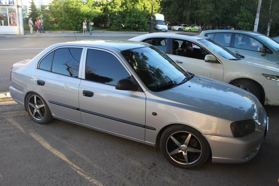 Accent диски. Hyundai accent r15. хендай акцент r14. hyundai accent диски r14. диски р15 хендай акцент.