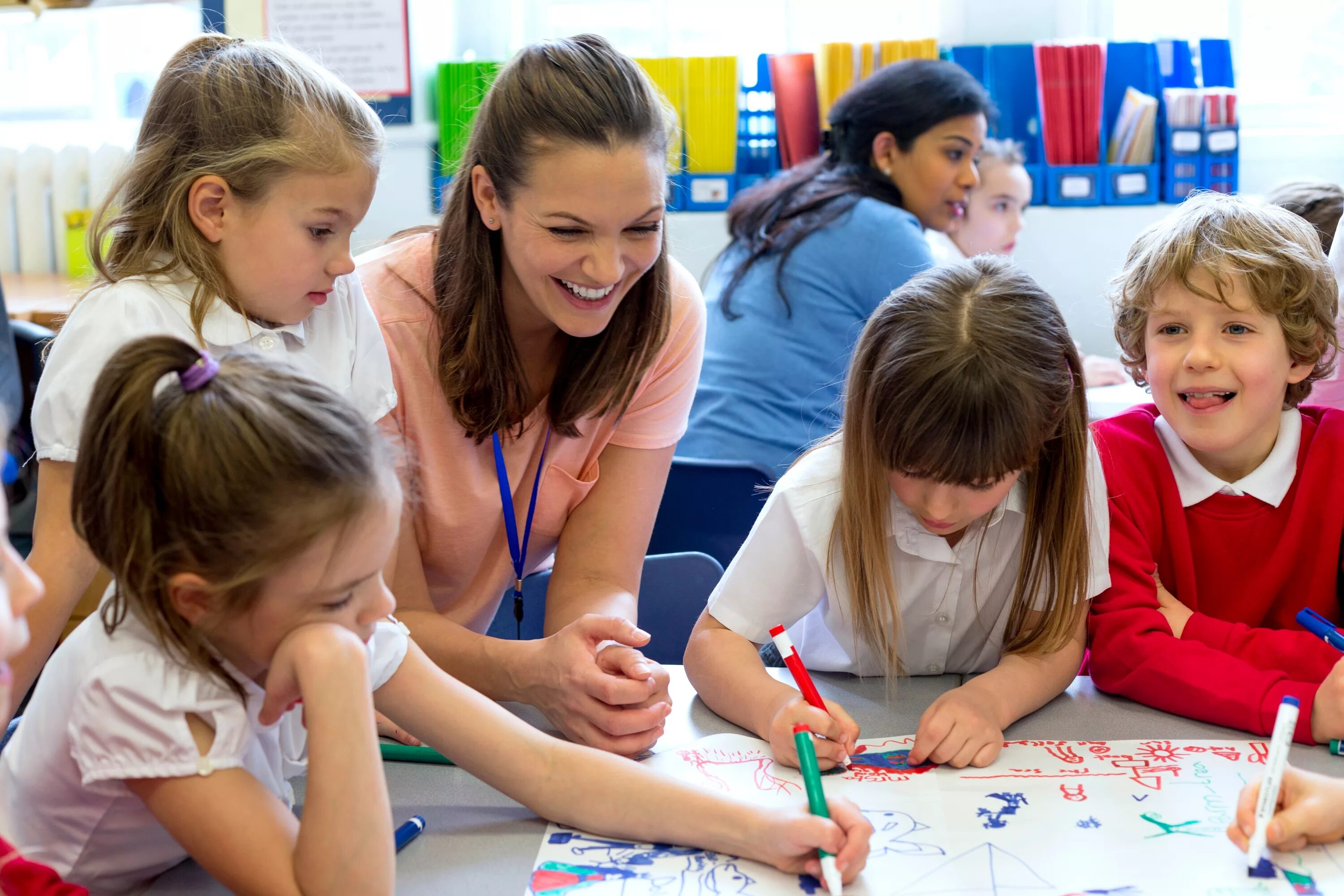 I teach children. Дети в школе. Коллектив детей. Детский коллектив в школе. Дети начальной школы.