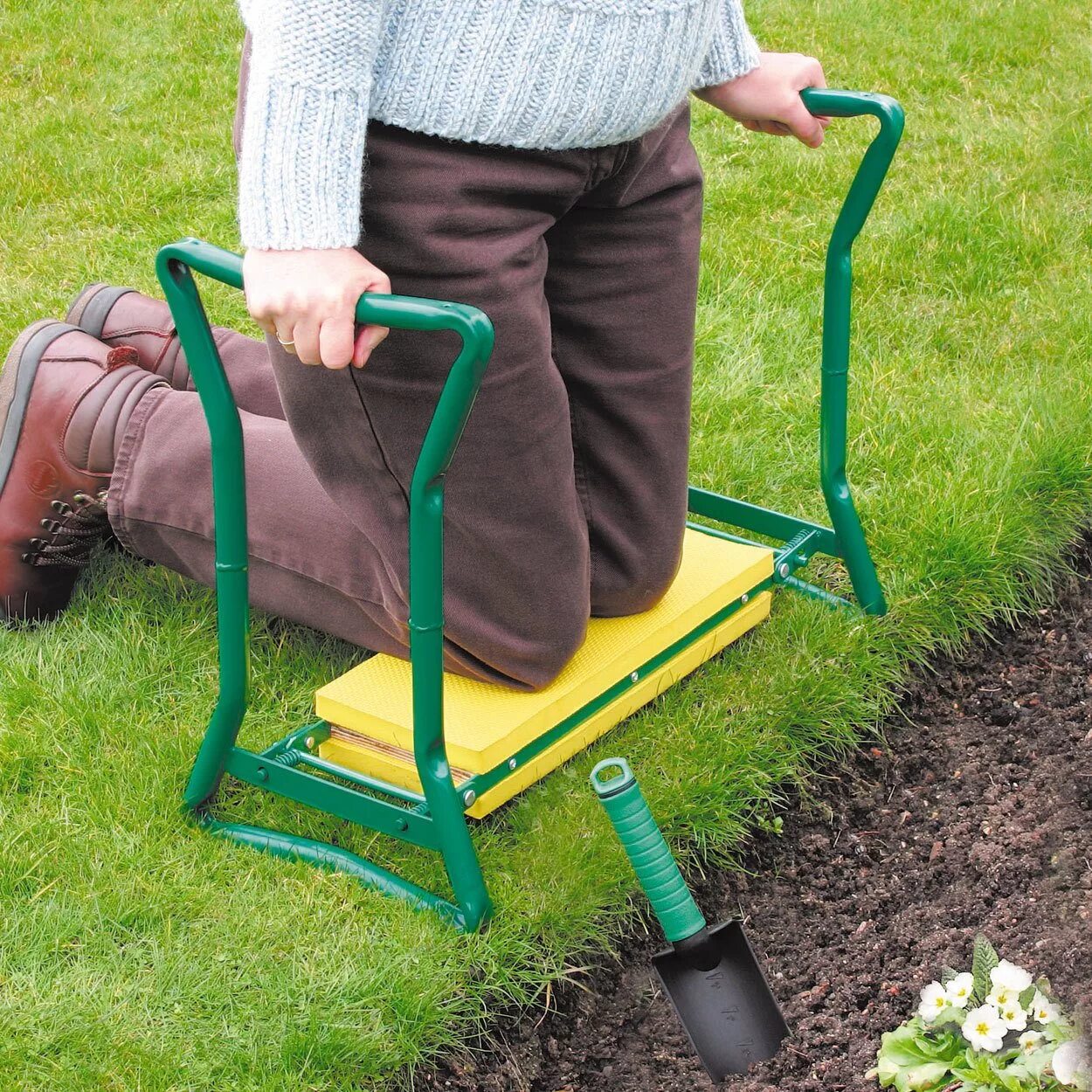 Скамейка Садовая Garden Kneeler. Гардена Гардена тележка для прополки. Табурет для сада и огорода. Табуретка для прополки грядок.