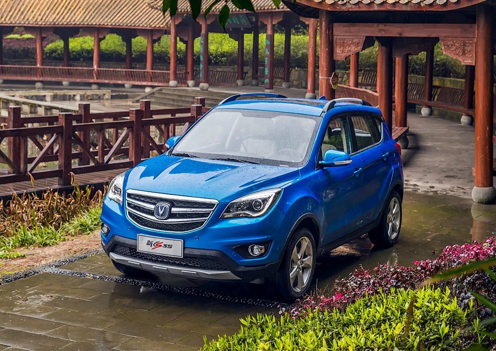 Чанган хантер гибрид. Китайский кроссовер чанган. changan cs35. китайский кроссовер чанган cs35. чанган 35.