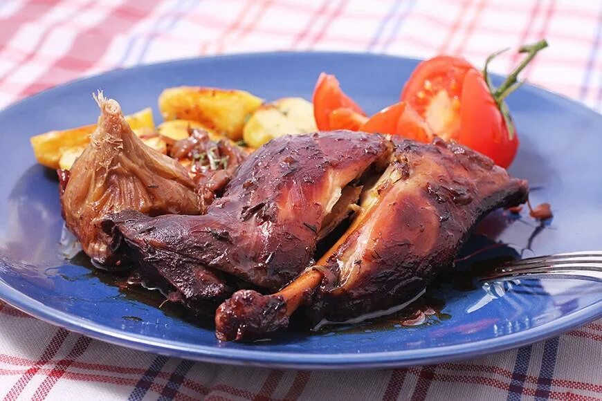 Пошаговый рецепт кролика. Пошаговый рецепт кролика. Вкусный сочный кролик в духовке. Кролик на противне. Принципы приготовления кролика.