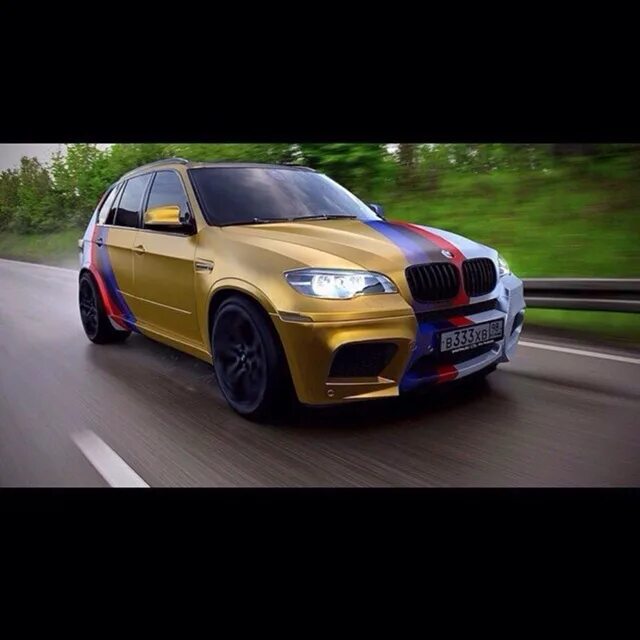 Тачки давидыча. Bmw x5m золотой. bmw x5 e70 давидыча. бмв х5 е70 давидыча.