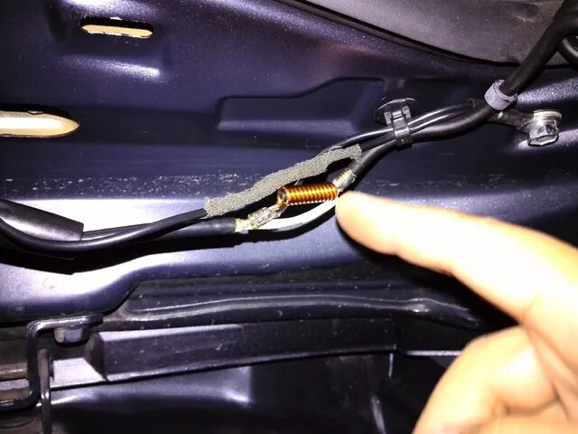 Плохой сигнал автомобильной антенны. Плохо ловит радио в машине что делать. Усилитель антенны для автомагнитолы. Плохо ловит радио в машине что делать. Плохо ловит радио в машине что делать.