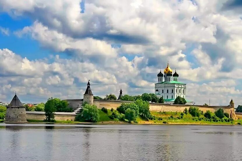 Группа город псков. Псков достопримечательнос. Псков Кремль. Псков достромичательности. Псков Кремль экскурсии.