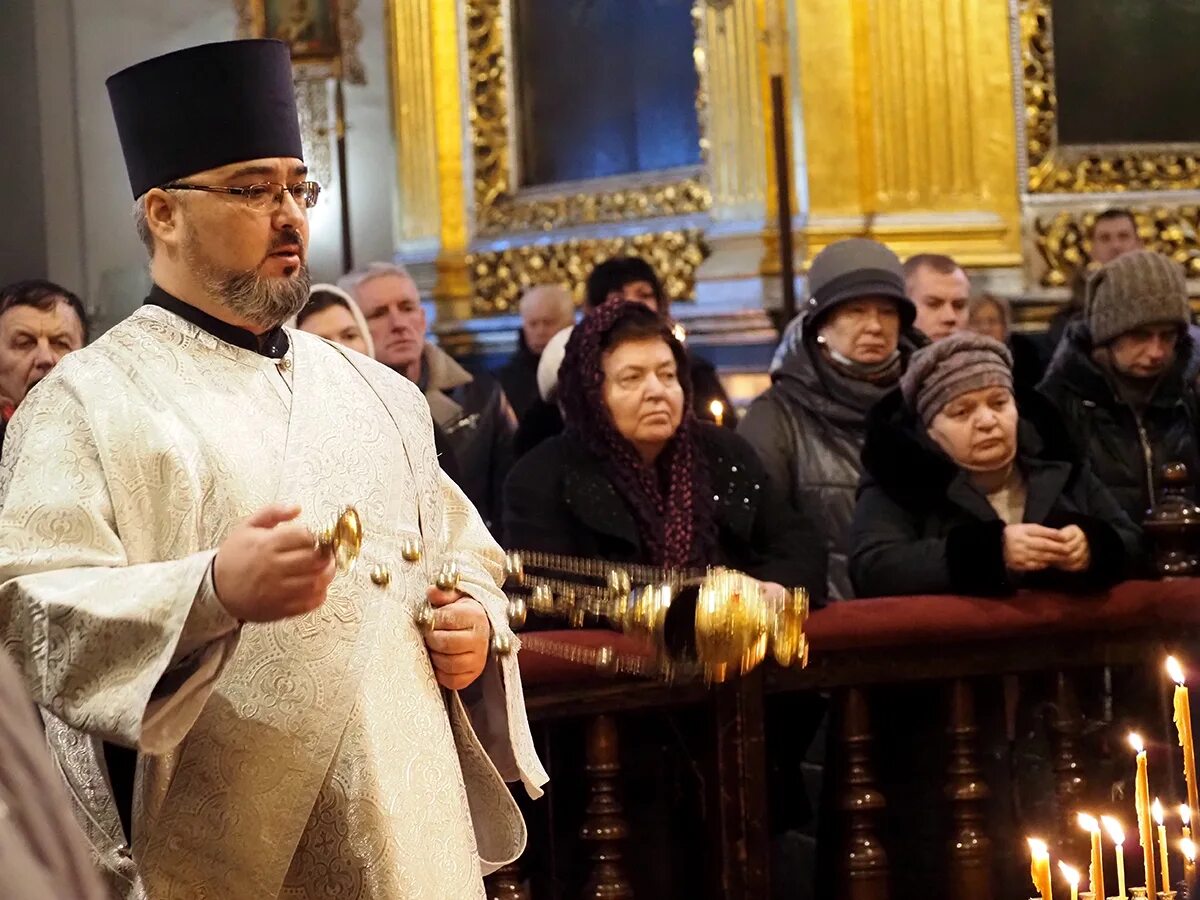 01. Успенский собор 126. Смоленский собор успенский кафедральный дмитрий романов. Смоленск успенский собор икона дмитрия. Собор на 25 сентября в смоленске.