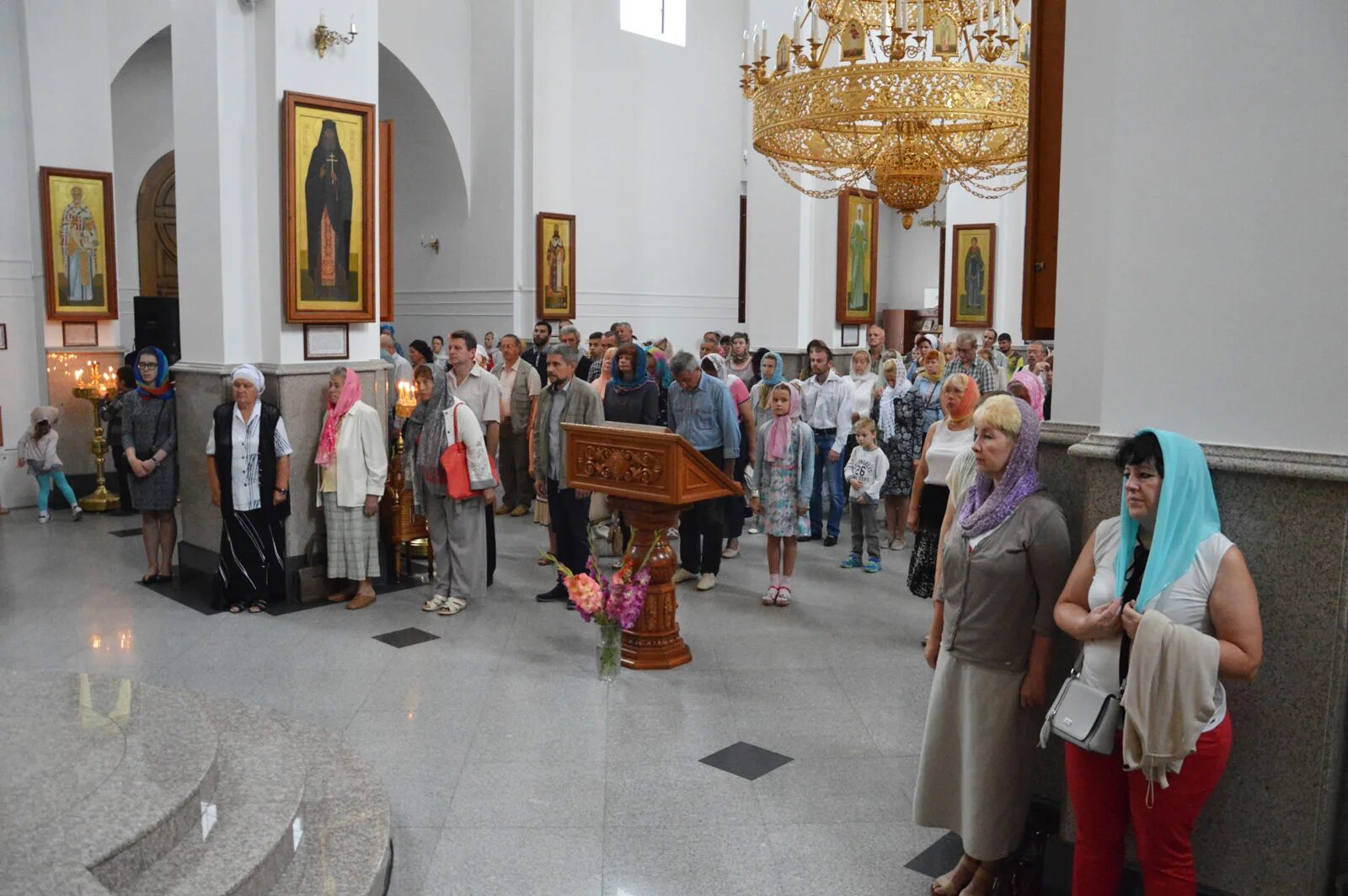 Троицко успенский собор кинешма расписание богослужений. Белорусский храм всех святых в гродно сообщение. Пятничное богослужение. Богослужения в соборе в гродно. Храм александра невского.