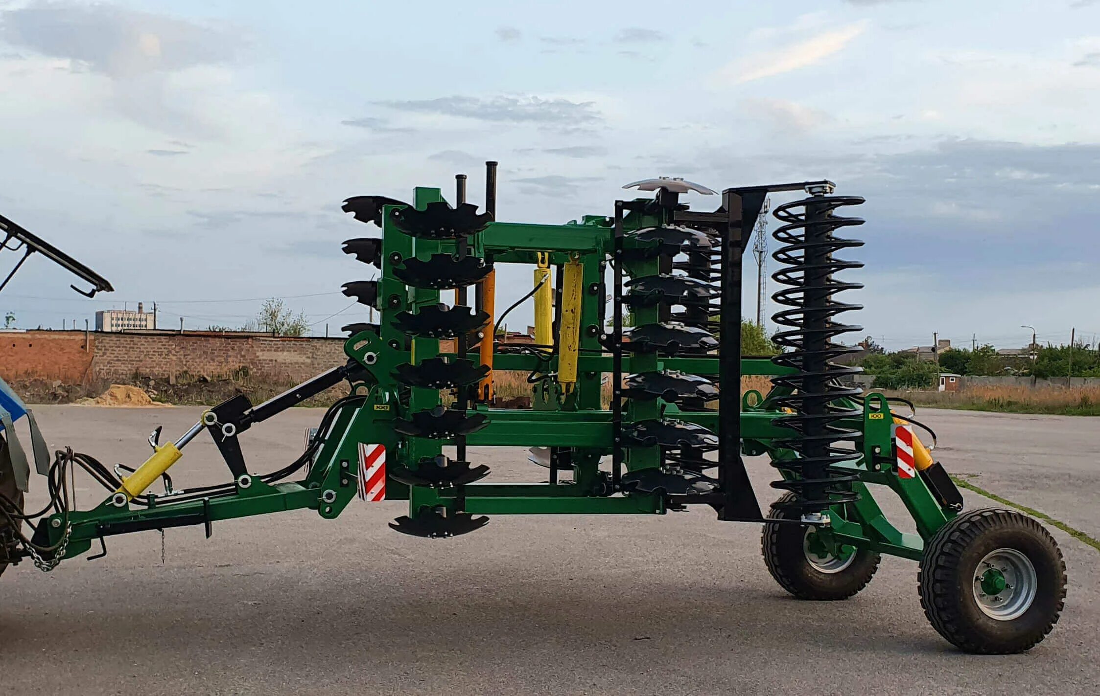 Дисковая борона бабочка радогост. Бдм 2,2х2 радогост. Жби блок разделительной полосы бд 2. Борона дисковая прицепная бд-4х2п автотехнологий. Борона 3.