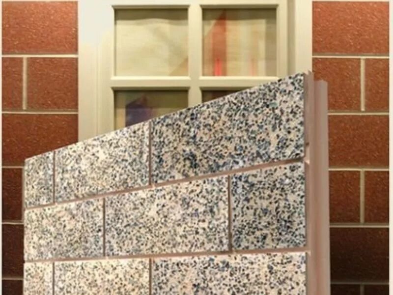 фасадные панели эко. белый фасад с деревянными вставками. вилла минимализм травертин. кортеновская сталь в архитектуре. фасадные панели с каменной крошкой для наружной отделки.