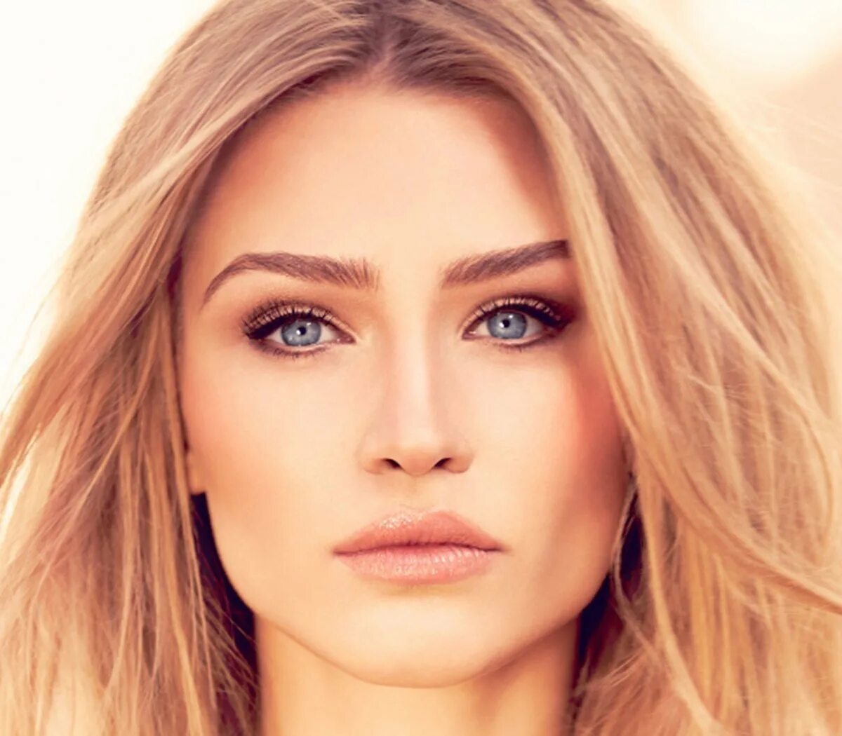 Блондинки какие брови. Макияж для блондинок с серо-голубыми. Блондинки какие брови. Цвет бровей для блондинок. Перманентный макияж бровей для блондинок.