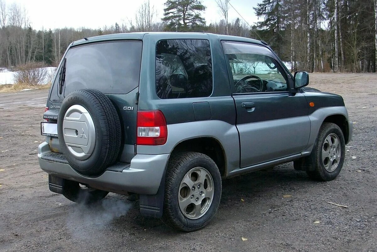 Митсубиси пинин купить. Митсубиси Паджеро Пинин. Mitsubishi Pajero Pinin 3 двери. Митсубиси Паджеро Пинин 3. Mitsubishi Pajero io, 2001.