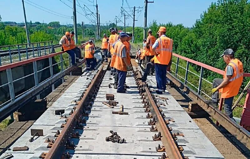 начальник кировской дистанции пути. начальник дистанции инженерных сооружений. сход вагонов сегодня. ржд дистанция инженерных сооружений новосибирск. начальник дистанции инженерных сооружений.