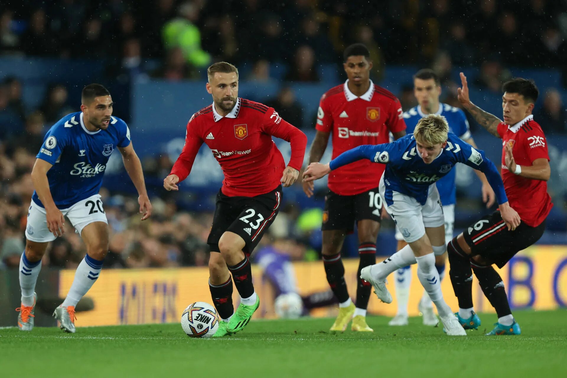 Manchester united everton live. Манчестер Юнайтед Эвертон. «Манчестер Юнайтед» — «Эвертон» фото 2023.