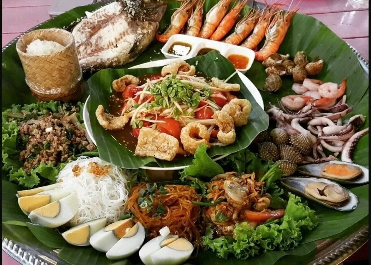 Рецепты еды в sea. Блюда Тайланда. Еда в Тае. Национальные блюда Тайланда. Национальная кухня Тайланда.