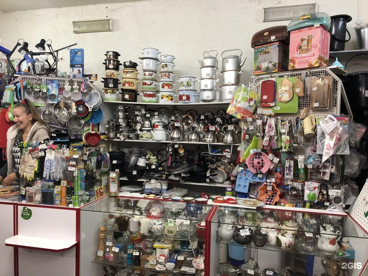 Промышленный магазин. Хозяйственные спб. Ассортимент хозяйственного магазина. Хозяйственный магазин питер. Стройхозтовары.