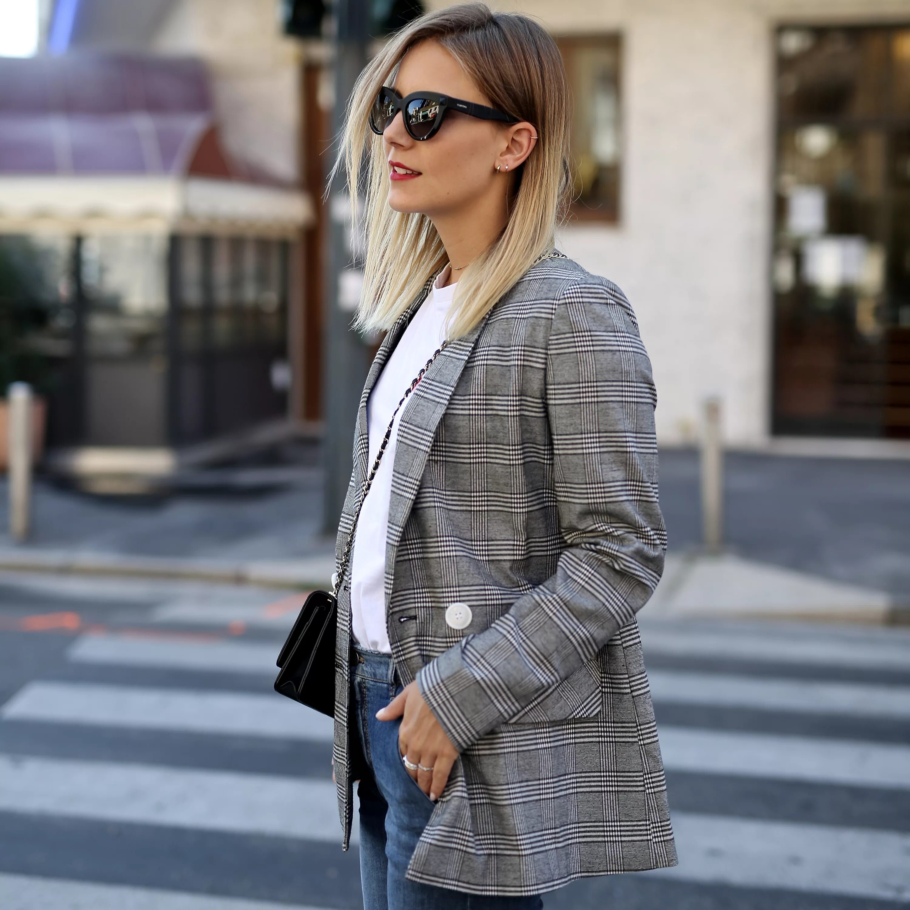 С чем сочетать жакет. Образы с жакетом. Жакет баленсиага стритстайл. С чем сочетать жакет. Коричневый стильный женский пиджак.