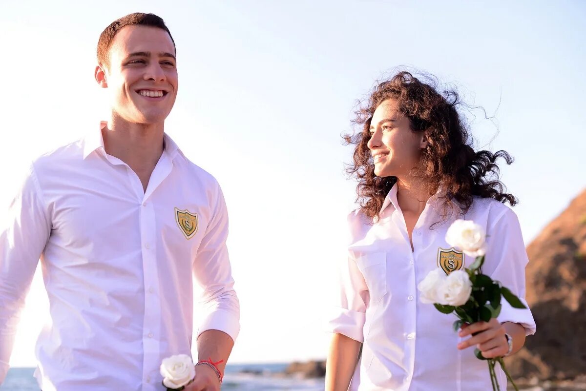 керем и гюнеш в ожидании солнца. зейкер турецкий сериал. зейнеп и керем турецкий сериал. керем бурсин в ожидании солнца. в ожидании солнца турецкий сериал керем и зейнеп.