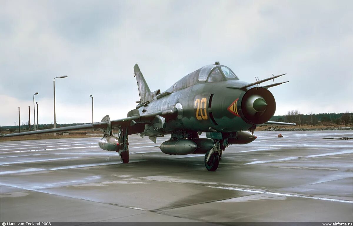 Су м3. Су-17 истребитель-бомбардировщик. Истребитель - бомбардировщик Су-7бкл. Су-17м4. Су-17 реактивный самолёт.