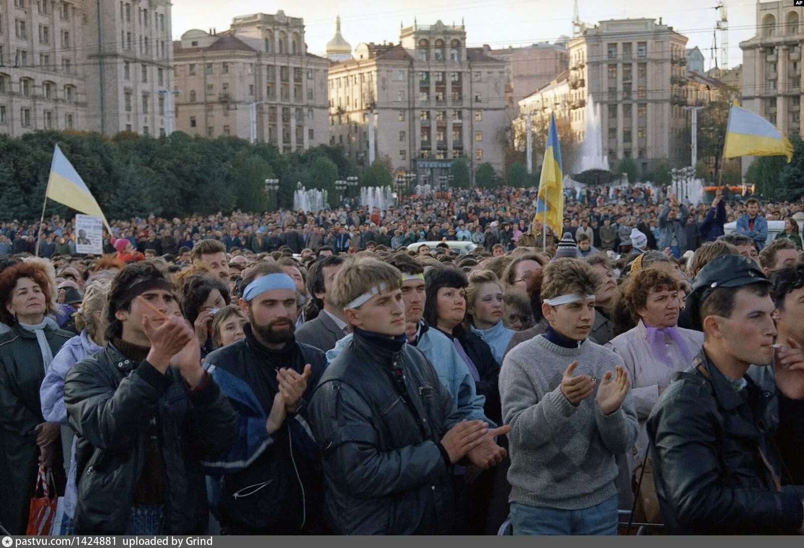 Майдан Незалежности 1990. Украина 1991 митинги. Украина 1991 год Майдан. Демонстрация в Киеве. Митинги 1990