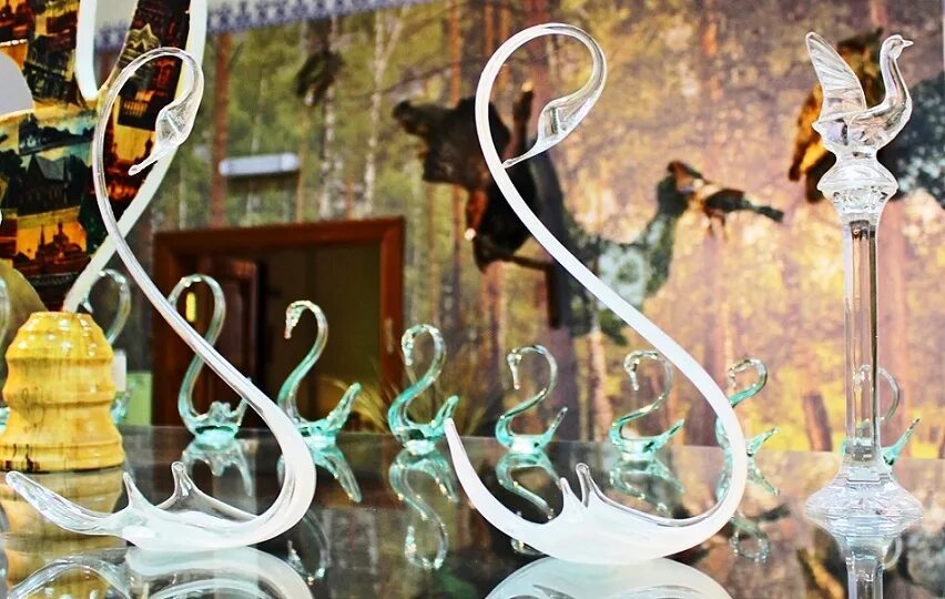 гусевский хрусталь, гусь-хрустальный. музей хрусталя в гусь-хрустальном. фигурка лебеди гусь хрустальный. гусь-хрустальный стекольный музей. хрусталь гусь сайт.